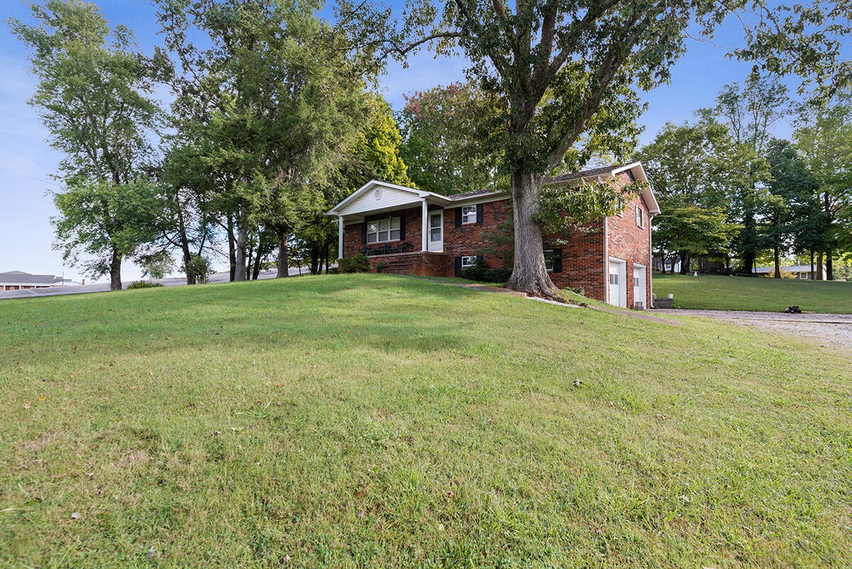 7402 Fairview Road Corryton, TN 37721 - Photo 2 of 32