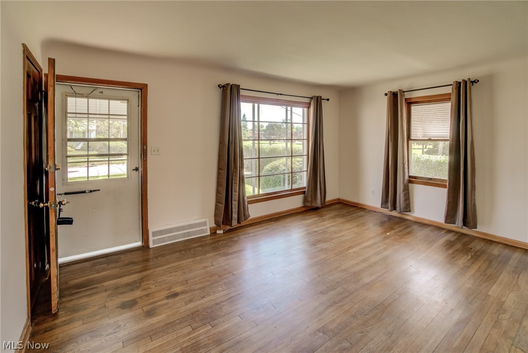 16320 Corkhill Road Maple Heights, OH 44137 - Photo 2 of 27