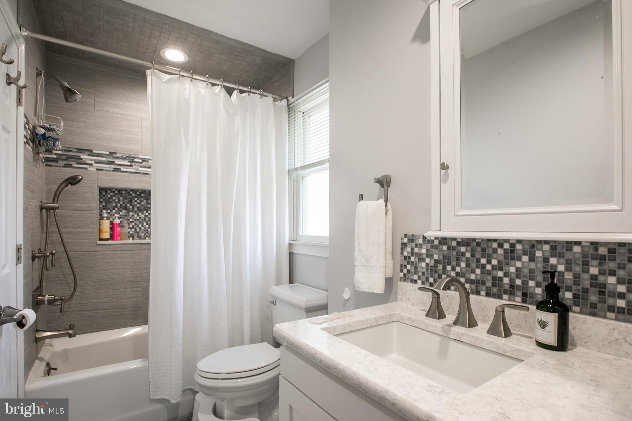 20 Banbury Road Hamilton, NJ 08690 - Photo 28 of 47 Upstairs bath