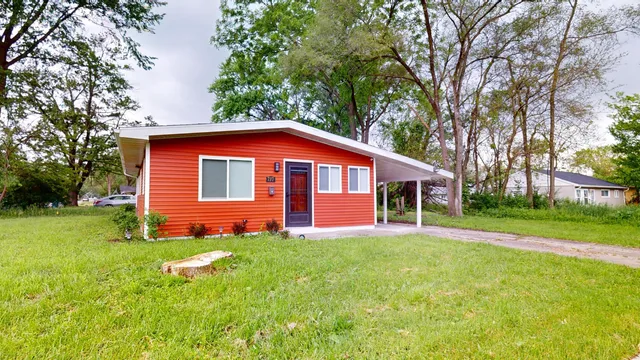 $1,575 | 737 East 47th Avenue, Gary, IN 46409
