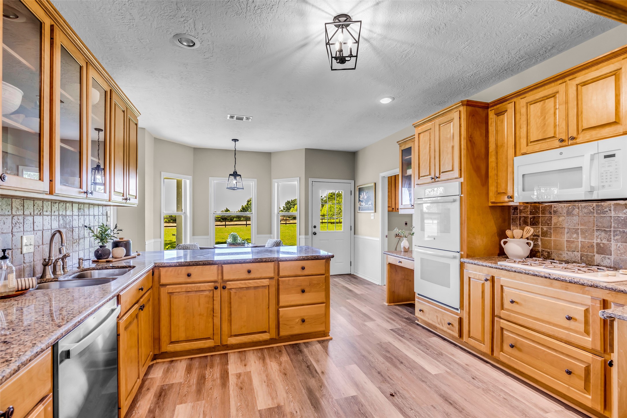1075 Harrisburg Road Brenham, TX 77833 - Photo 21 of 48 You could easily add an island