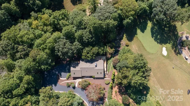 $950,000 | 2240 East Cumming Woods Lane, Hendersonville, NC 28739