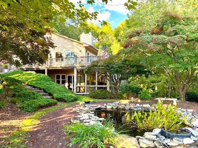 $950,000 | 2240 East Cumming Woods Lane, Hendersonville, NC 28739