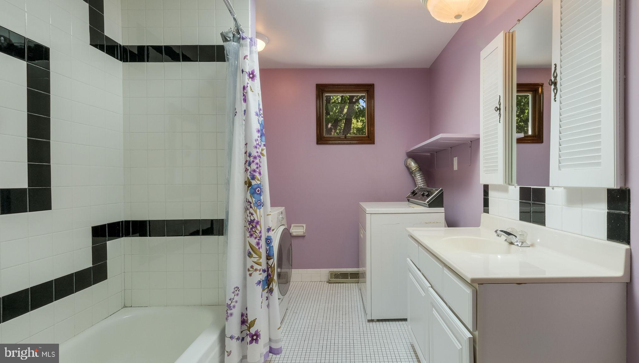 2775 Red Gate Drive Doylestown, PA 18902 - Photo 26 of 38 a bathroom with a sink toilet and shower