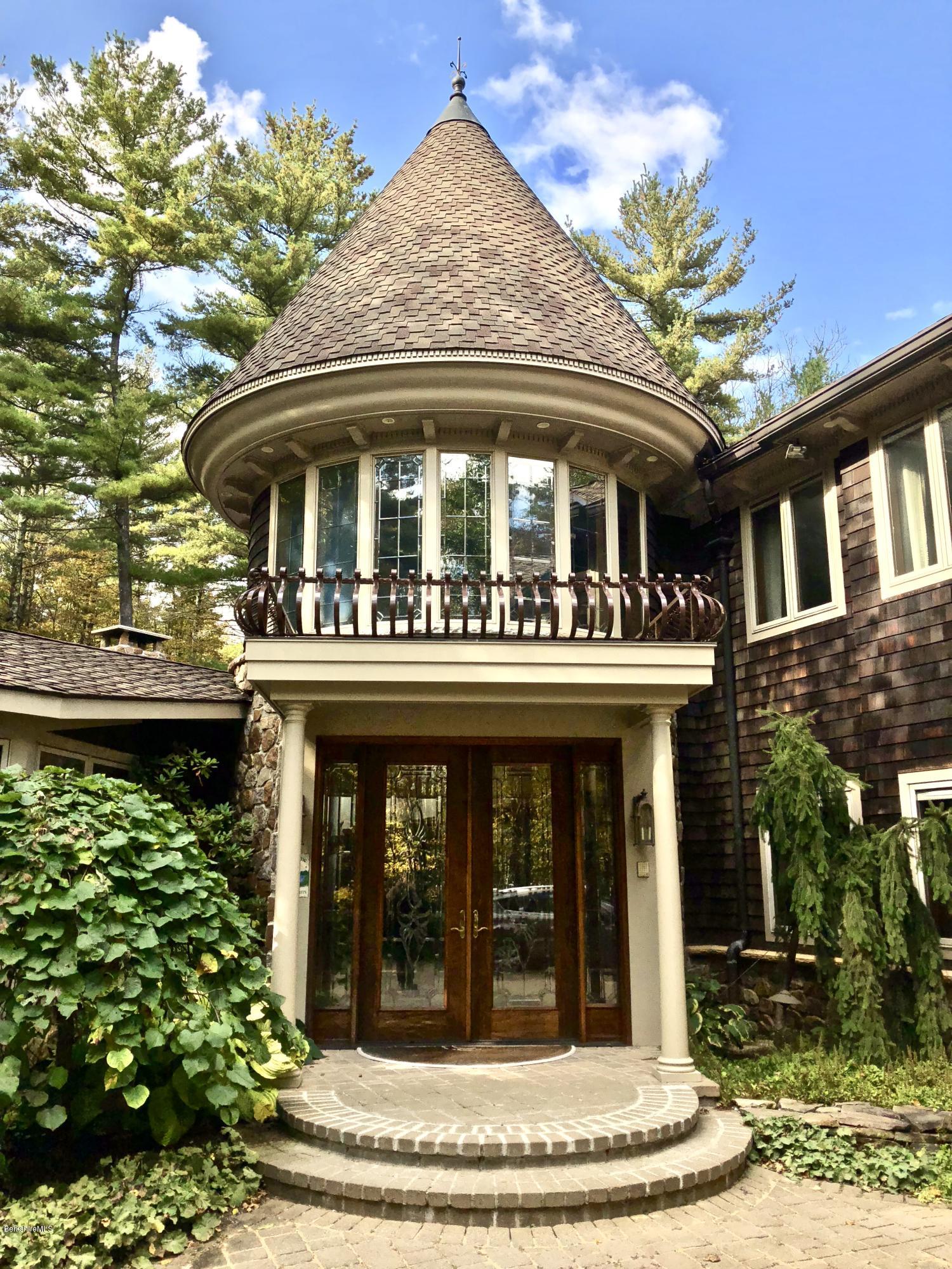 182 Jug End Road Egremont, MA 01230 - Photo 4 of 61 Rotunda Entry