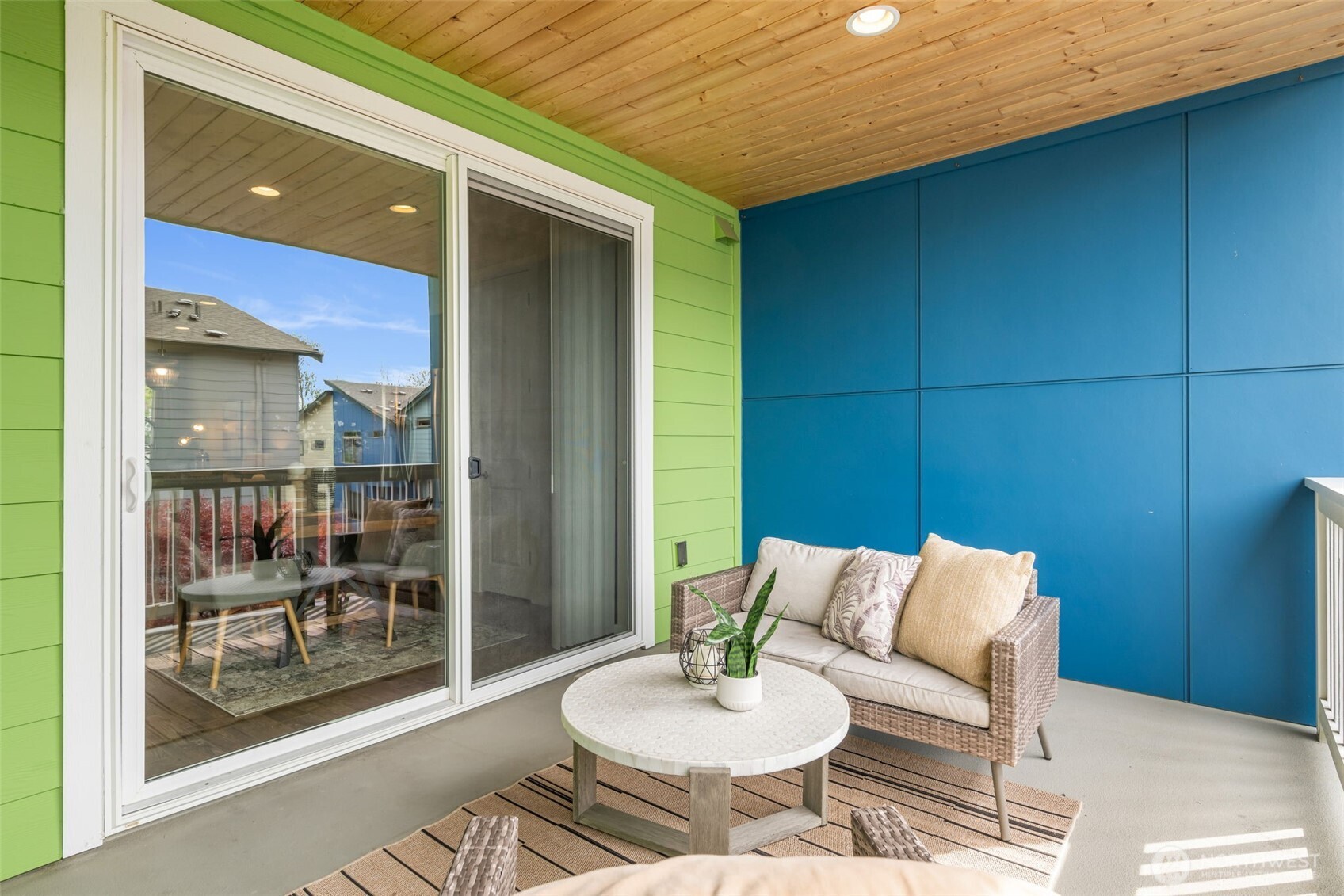 9725 10th Place Southwest Seattle, WA 98106 - Photo 17 of 40