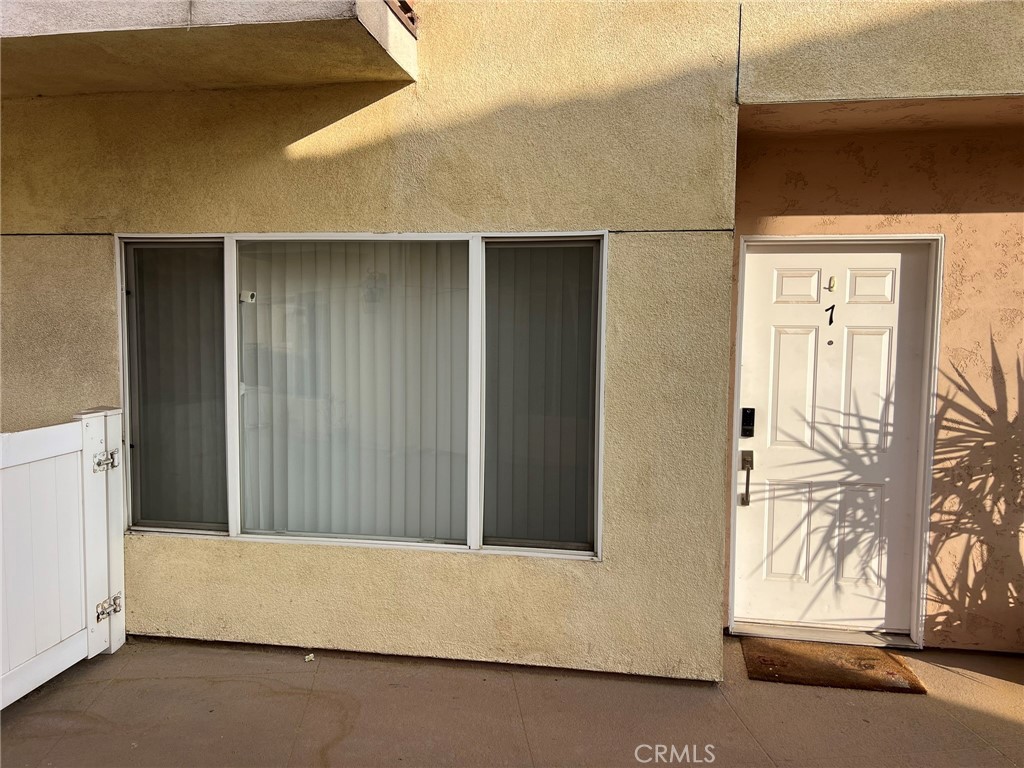12375 Osborne Place, Unit 7 Pacoima, CA 91331 - Photo 4 of 30 Oz 7 Entrance