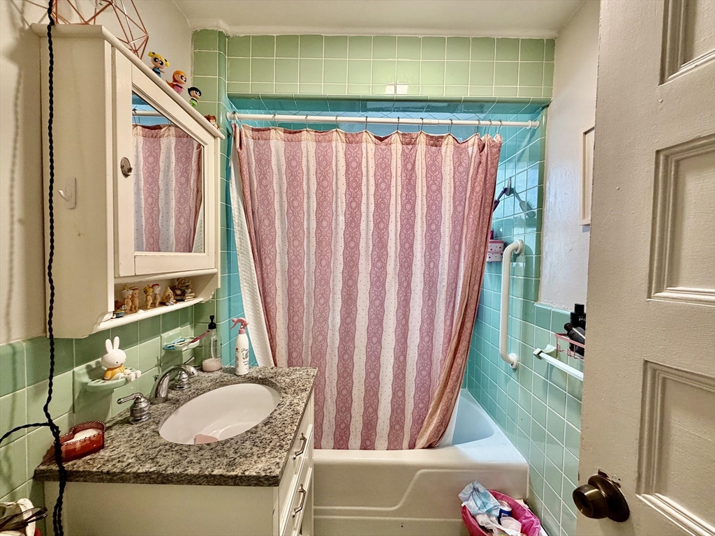 17 East Milton Road, Unit 1A Brookline, MA 02445 - Photo 8 of 13