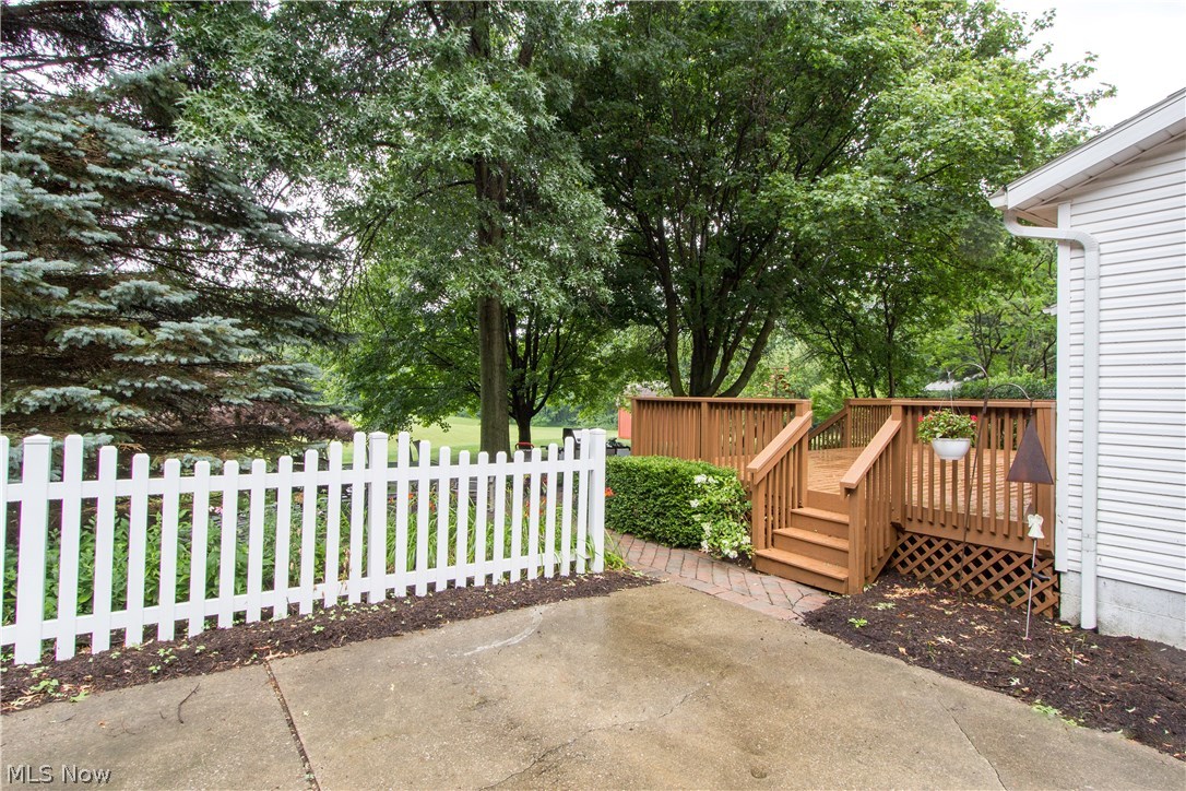 7330 Hartman Road Wadsworth, OH 44281 - Photo 2 of 17