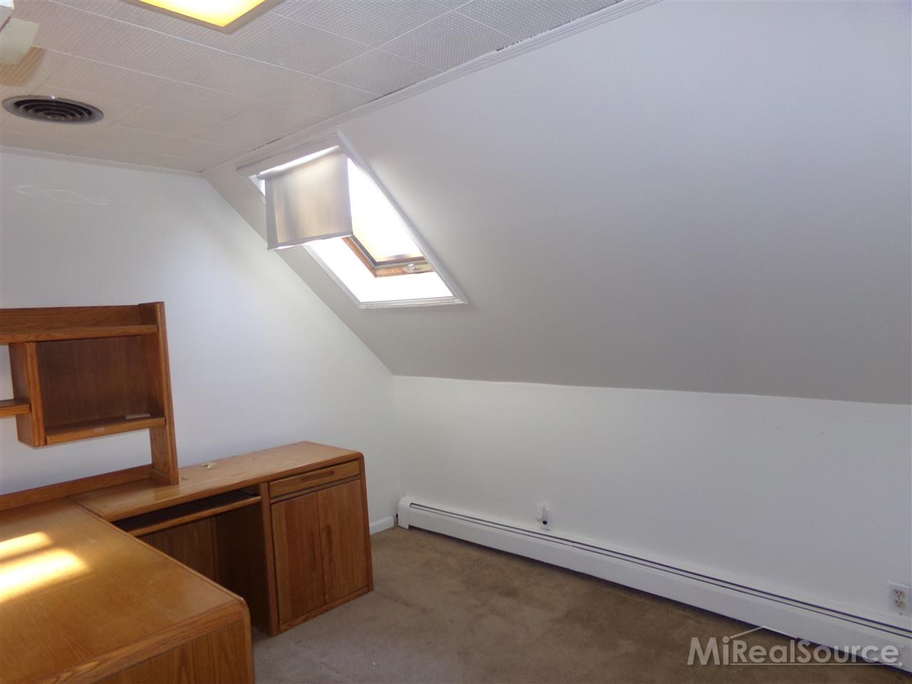 2237 Oxford Road Berkley, MI 48072 - Photo 20 of 35
