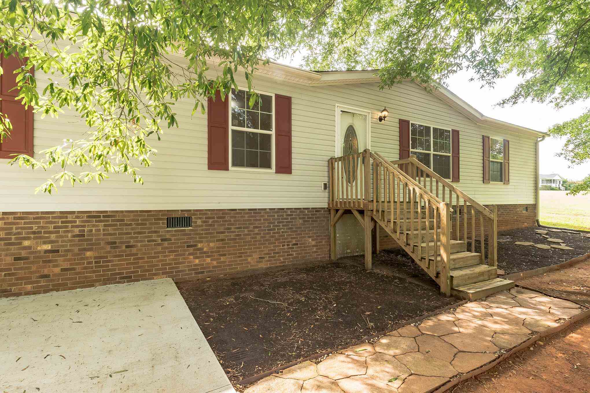 435 Bushy Creek Road Woodruff, SC 29388 - Photo 2 of 30