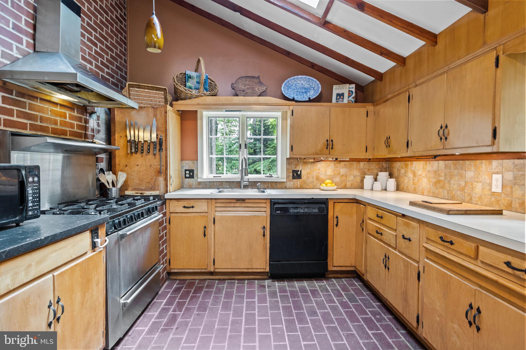 731 Linton Hill Road Newtown, PA 18940 - Photo 11 of 41 Vaulted ceiling with skylights
