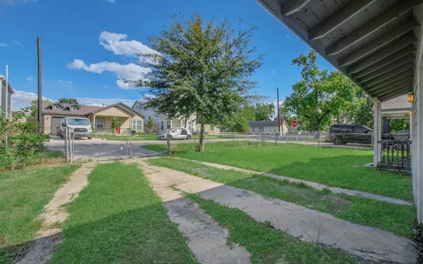 $1,550 | 6830 New York Street, Houston, TX 77021