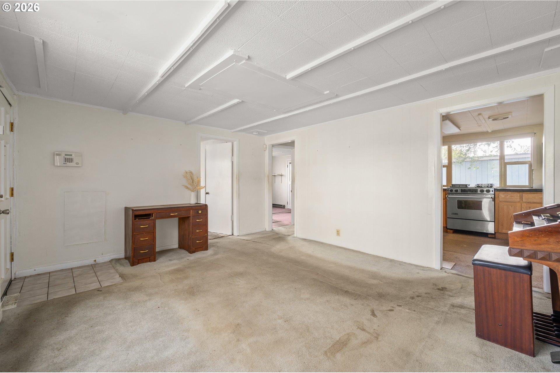 1995 J Street Springfield, OR 97477 - Photo 6 of 48 Gallery Image 6