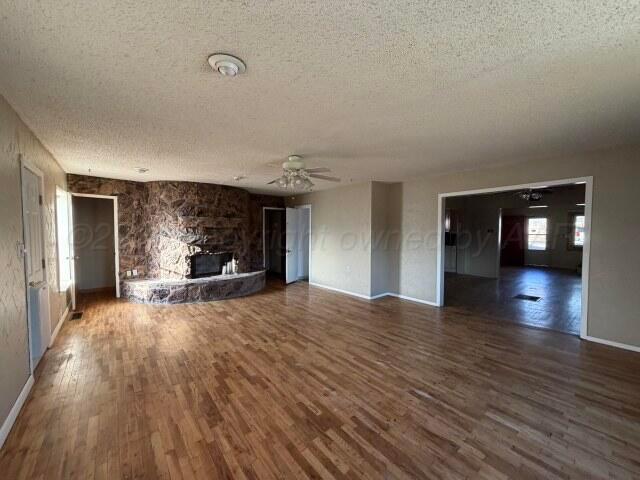 822 East Santa Fe Avenue Canadian, TX 79014 - Photo 11 of 19 a view of livingroom with furniture and wooden floor