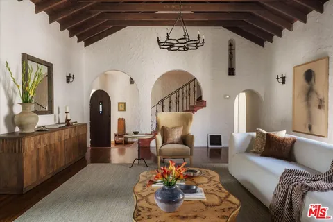 $1,995,000 | 1633 Santa Barbara Avenue, Glendale, CA 91208