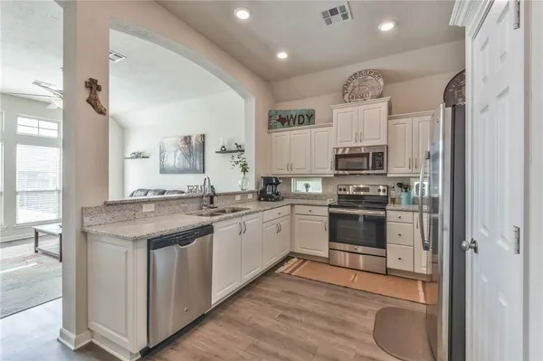 $2,200 | 2019 Stubbs Drive, Bryan, TX 77807