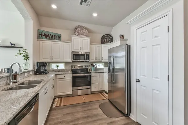 $2,200 | 2019 Stubbs Drive, Bryan, TX 77807