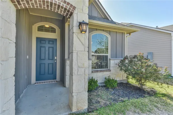 $2,200 | 2019 Stubbs Drive, Bryan, TX 77807