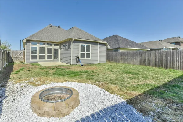 $2,200 | 2019 Stubbs Drive, Bryan, TX 77807