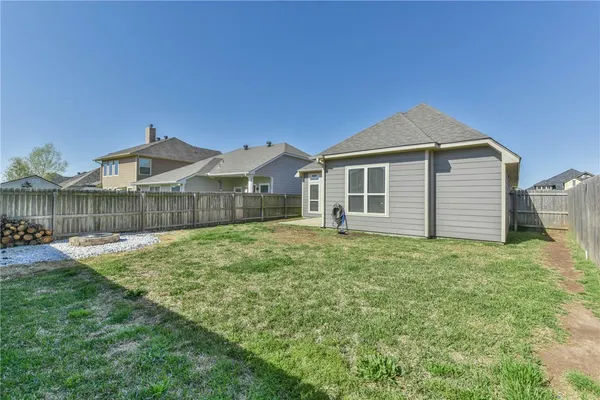 $2,200 | 2019 Stubbs Drive, Bryan, TX 77807