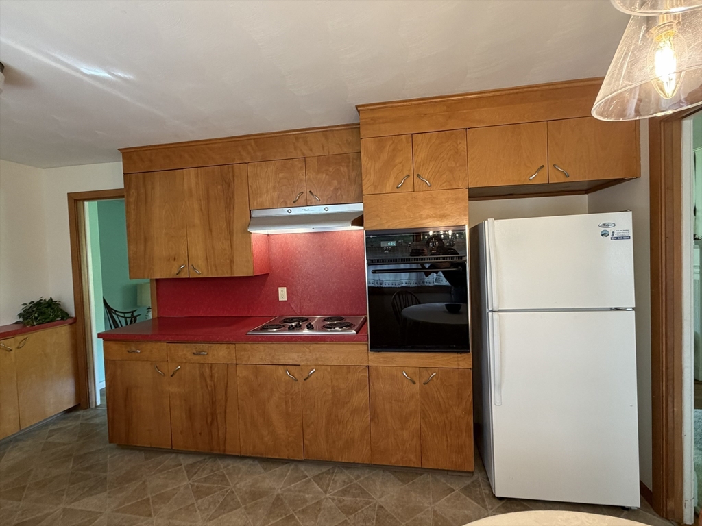 34 Bassett Road Holyoke, MA 01040 - Photo 12 of 37 Gallery Image 12