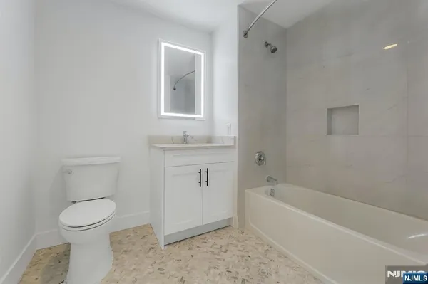 $2,175 | 85 Ridge Road, Unit 307, North Arlington, NJ 07031
