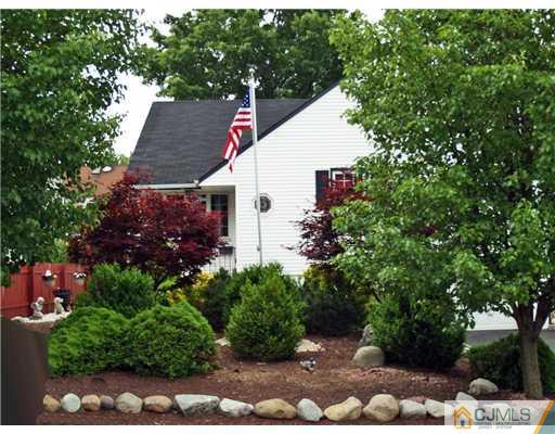 44 Farmingdale Road Fords, NJ 08863 - Photo 2 of 25