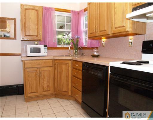 44 Farmingdale Road Fords, NJ 08863 - Photo 15 of 25
