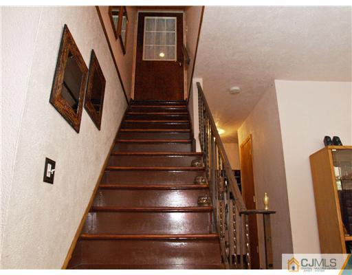 44 Farmingdale Road Fords, NJ 08863 - Photo 18 of 25