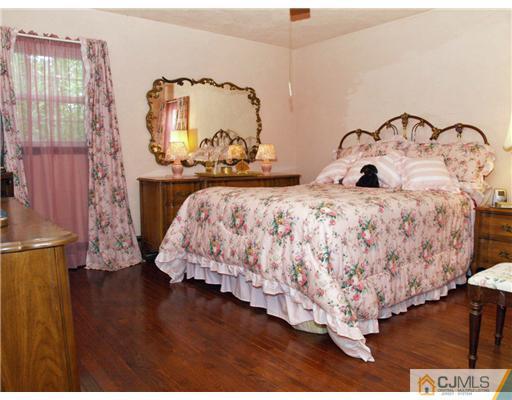 44 Farmingdale Road Fords, NJ 08863 - Photo 20 of 25