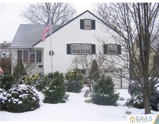 44 Farmingdale Road Fords, NJ 08863 - Photo 3 of 25
