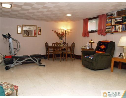 44 Farmingdale Road Fords, NJ 08863 - Photo 24 of 25