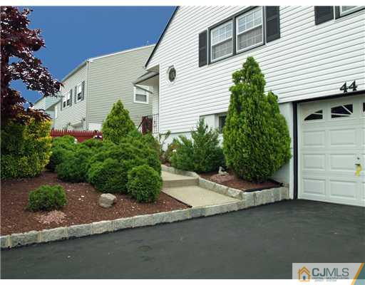 44 Farmingdale Road Fords, NJ 08863 - Photo 4 of 25