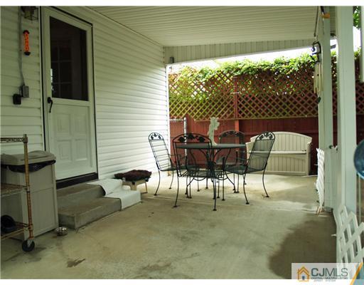 44 Farmingdale Road Fords, NJ 08863 - Photo 8 of 25