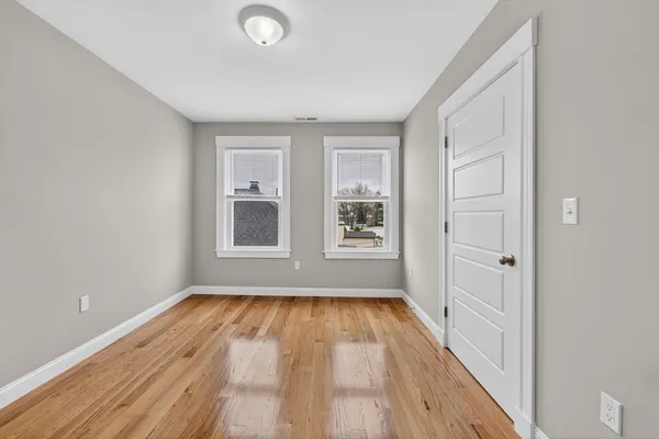 $3,600 | 42 Almont Street, Unit 3L, Medford, MA 02155