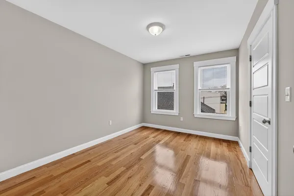 $3,600 | 42 Almont Street, Unit 3L, Medford, MA 02155