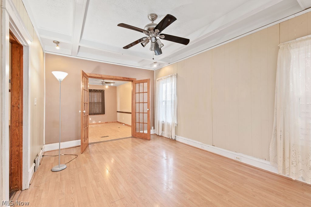 908 Herrick Road Cleveland, OH 44108 - Photo 7 of 32 Gallery Image 7