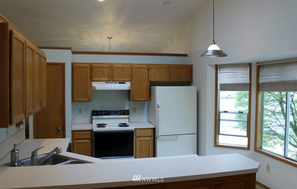 1404 220th Place Southwest Bothell, WA 98021 - Photo 4 of 8