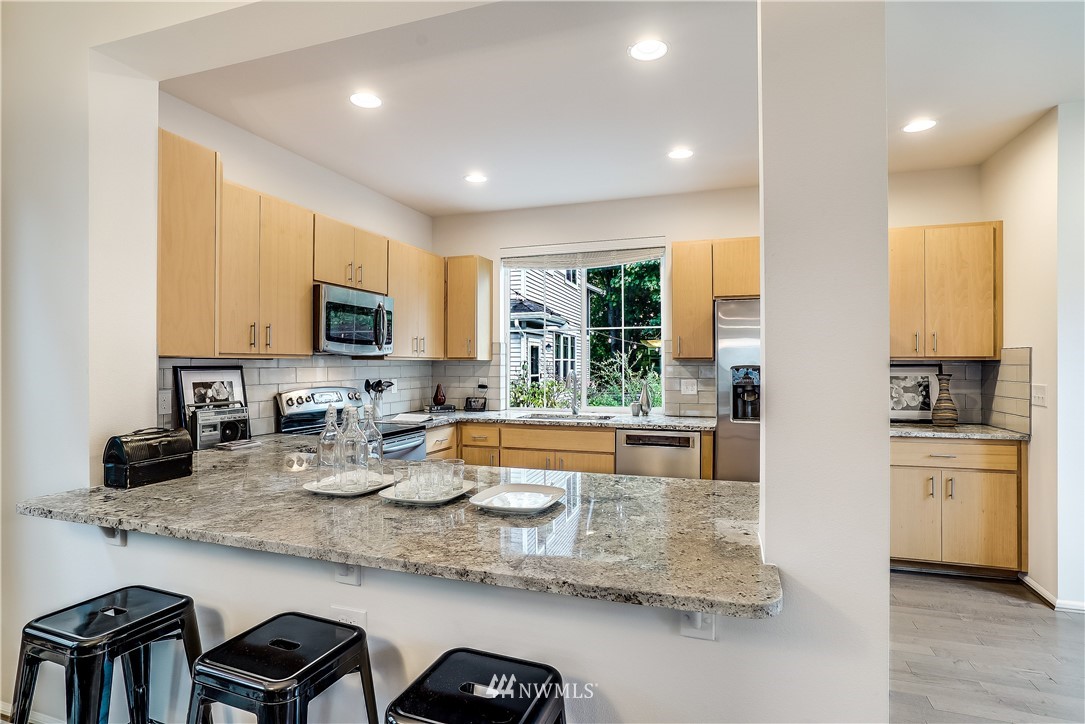 6508 High Point Drive Southwest Seattle, WA 98126 - Photo 8 of 21 Gallery Image 8