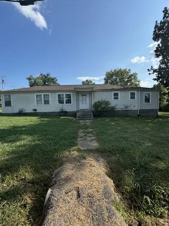 $1,195 | 104 Lafayette Street, Shelbyville, TN 37160
