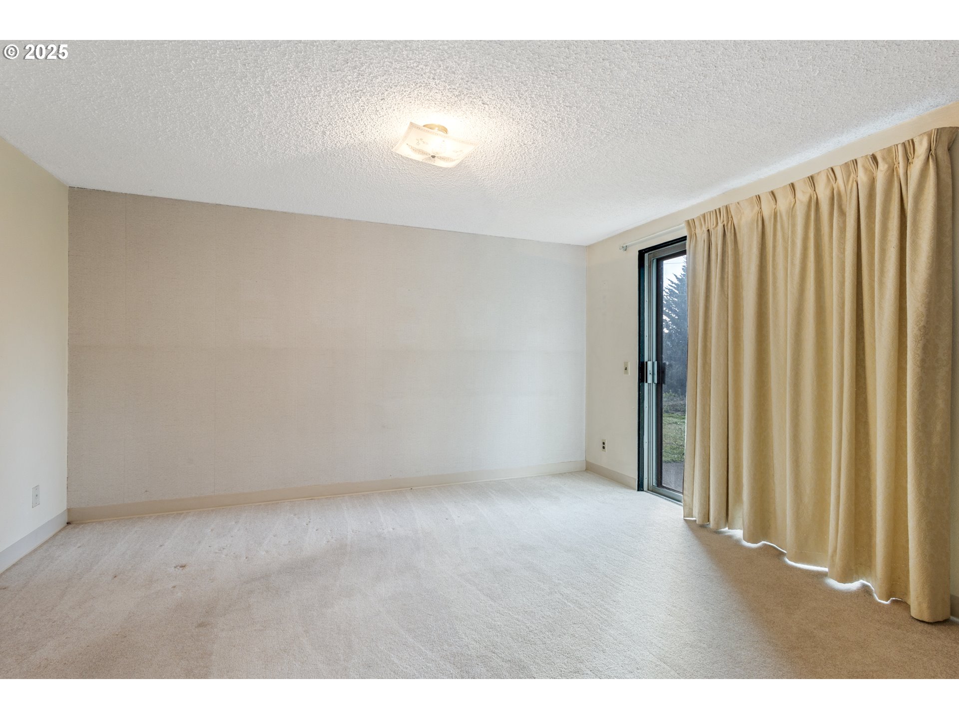 5673 Southwest Old Highway 47 Gaston, OR 97119 - Photo 17 of 33 a view of an empty room