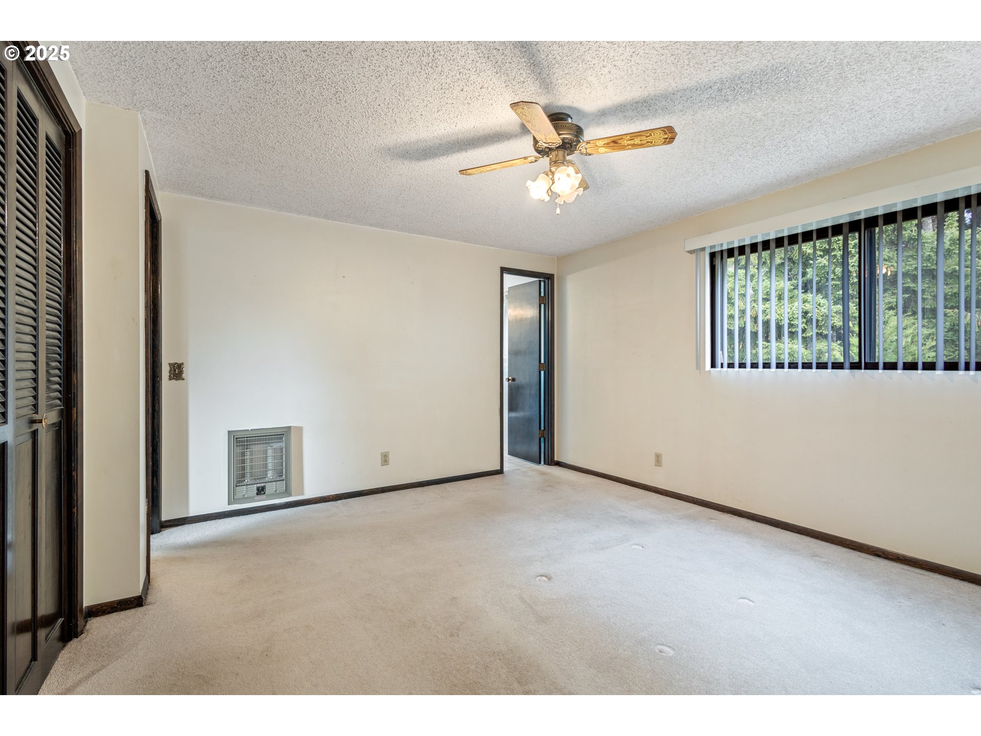 5673 Southwest Old Highway 47 Gaston, OR 97119 - Photo 25 of 33 a view of an empty room with a window