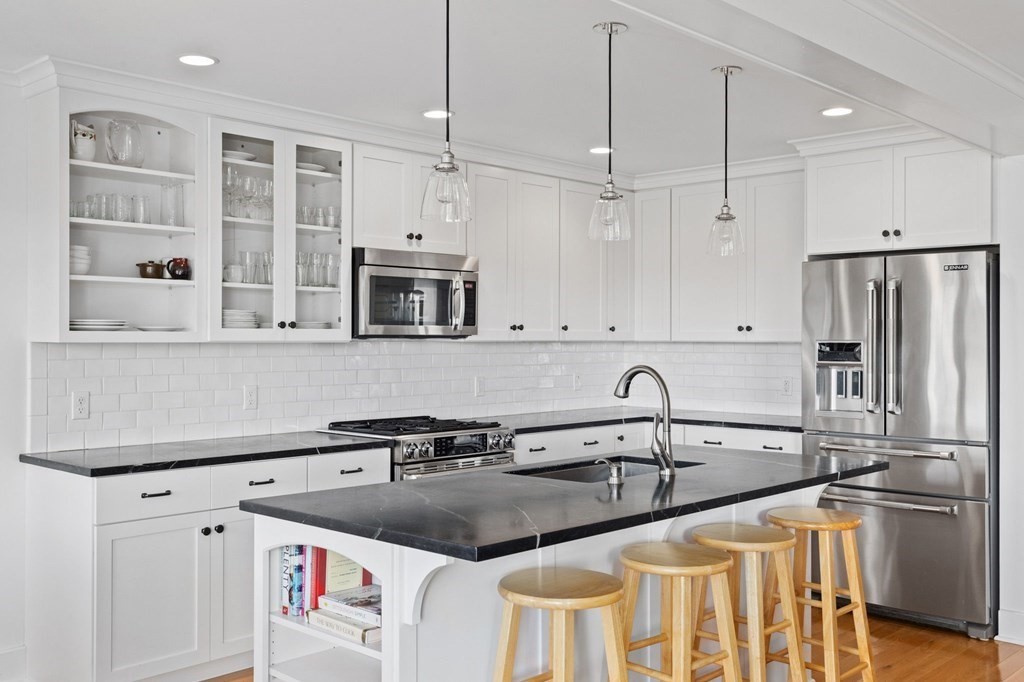 18 Hicks Point Road Duxbury, MA 02332 - Photo 10 of 42 Gallery Image 10
