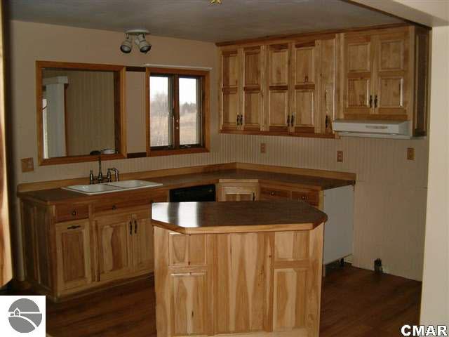 3265 Surrey Road Clare, MI 48617 - Photo 3 of 7 1768333-2.JPG