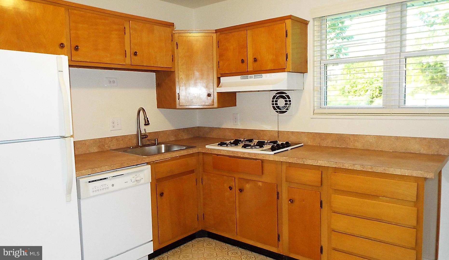 12611 Littleton Street Silver Spring, MD 20906 - Photo 4 of 18 Kitchen