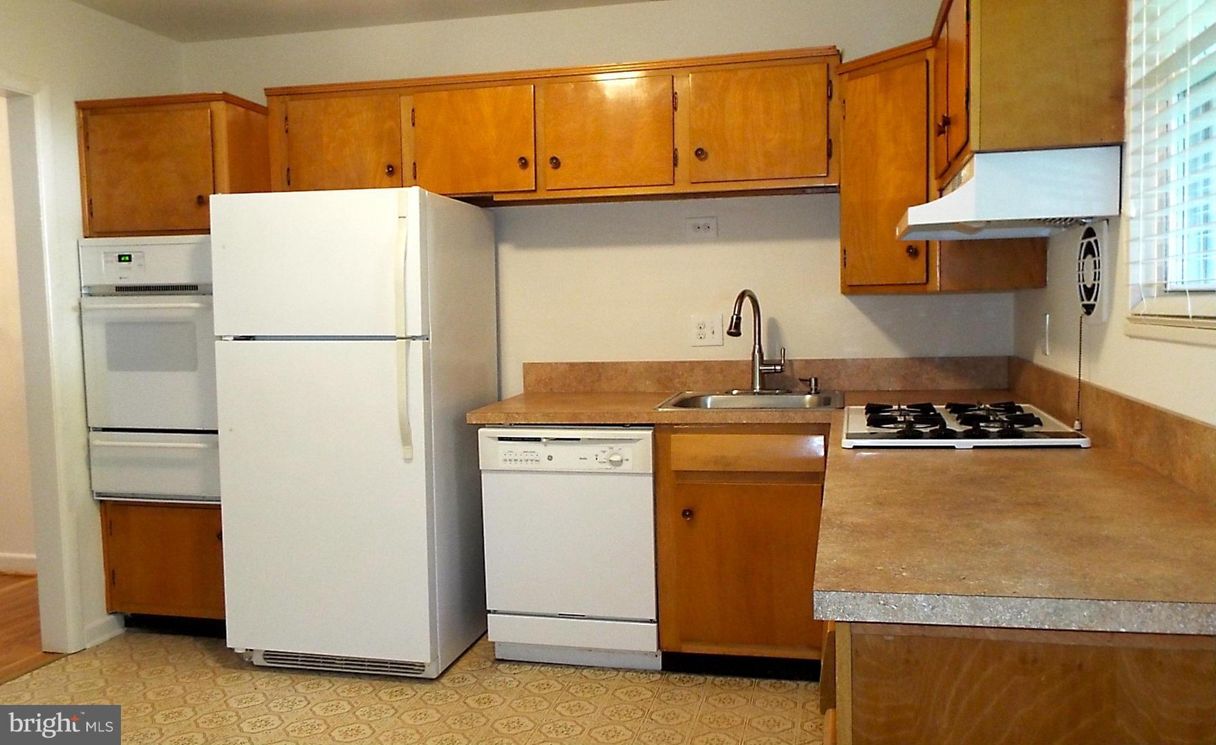 12611 Littleton Street Silver Spring, MD 20906 - Photo 6 of 18 Kitchen