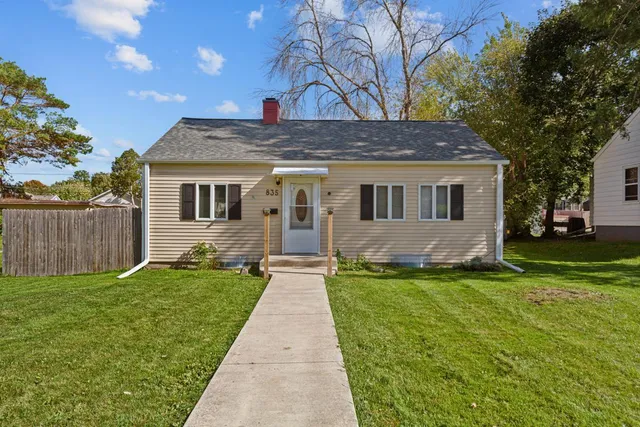 $206,000 | 835 Carlton Avenue, Faribault, MN 55021