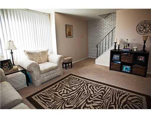 76 Seavey Road Pittsburgh, PA 15223 - Photo 3 of 12 Living Room.