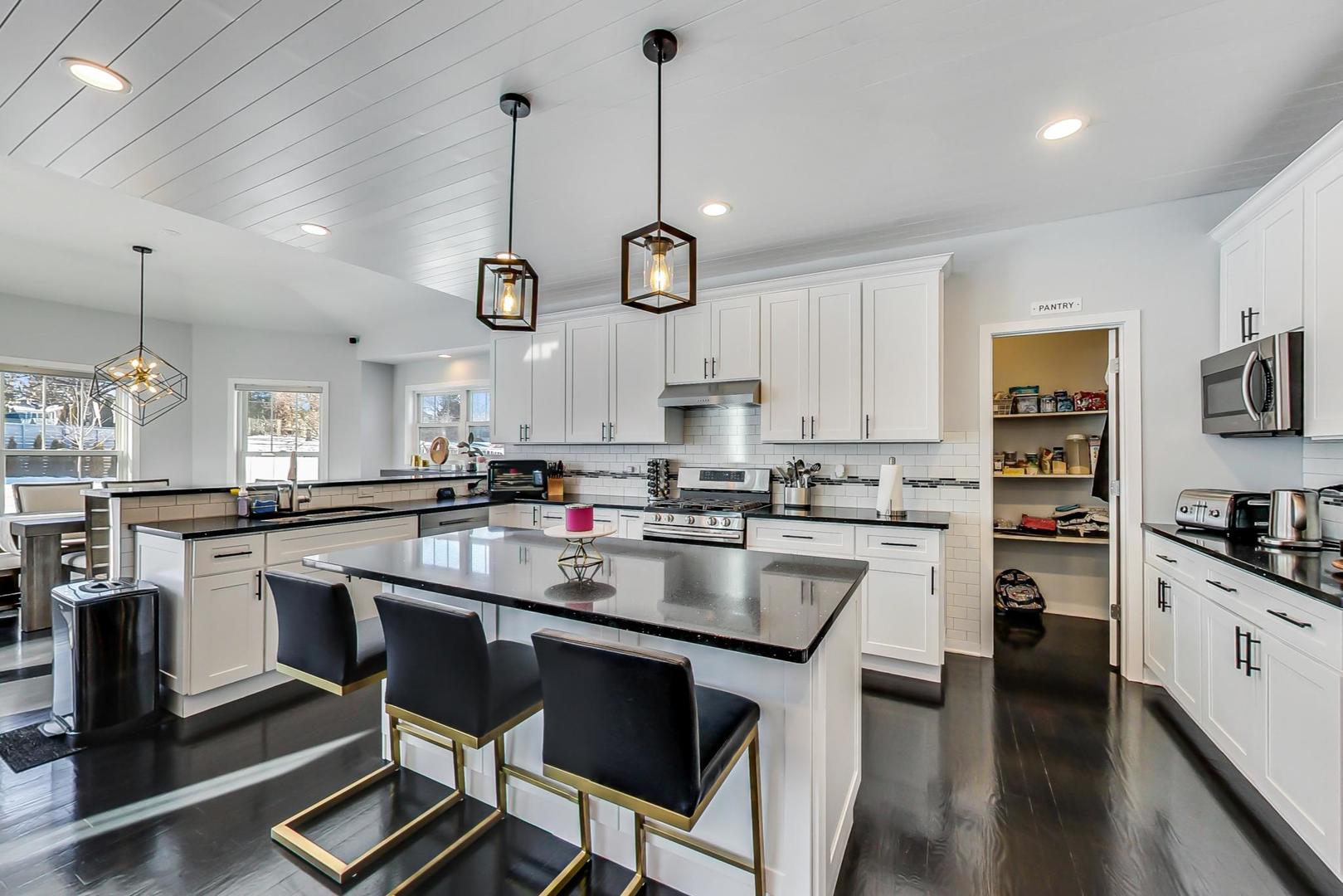 10S330 Oneill Drive Burr Ridge, IL 60527 - Photo 11 of 63